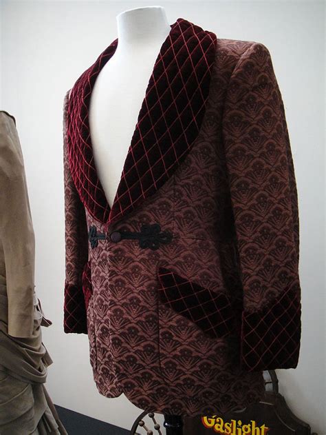 smoking jacket wiki.